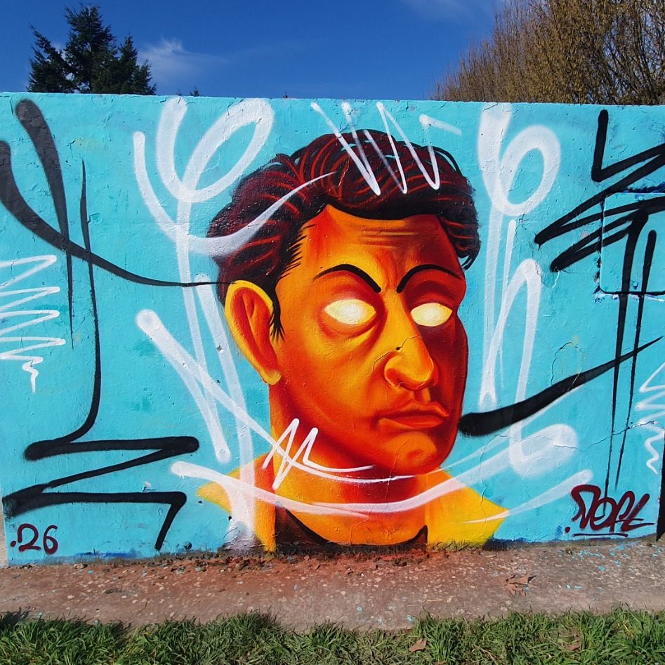 Jours heureux Art figuratif contemporain réalisation à la bombe aérosol. Mur harcelé aux fatcap donnant un soupçon d'inspiration d'art de rue.